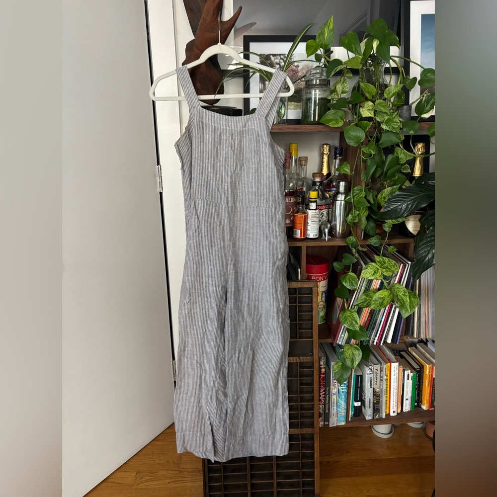 Everlane Gray Linen Jumpsuit Minimalist Design